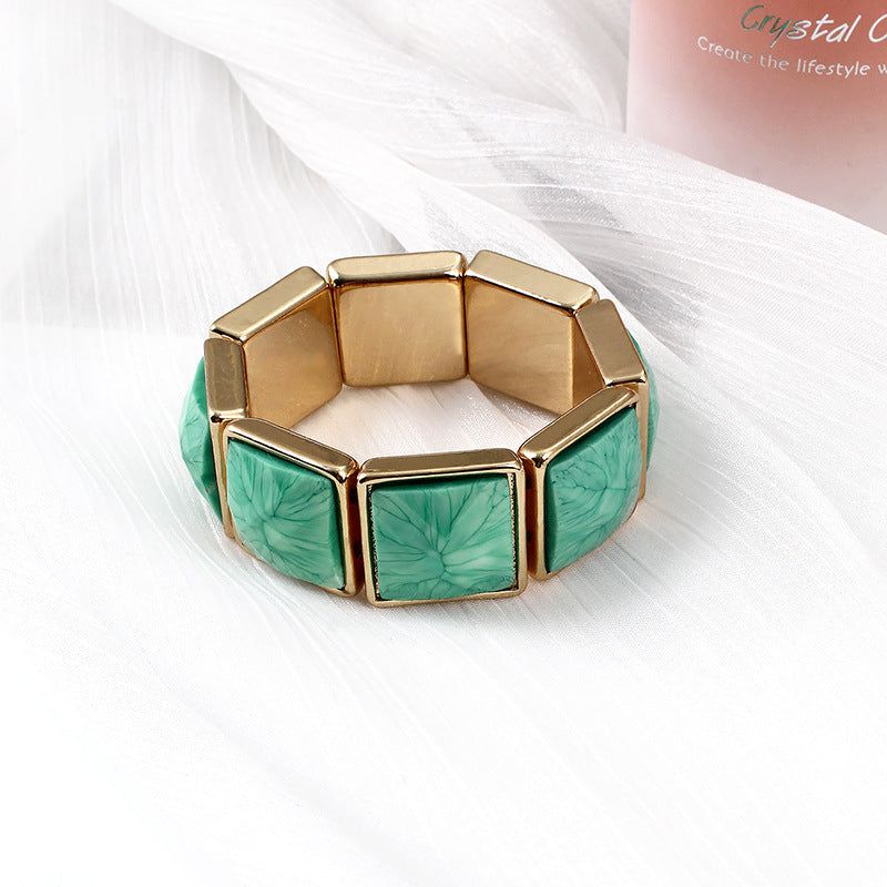 Tamsin - Meléche - braselets - Tamsin Bracelet - Stylish Green C-Shaped Design | Meléche Meléche