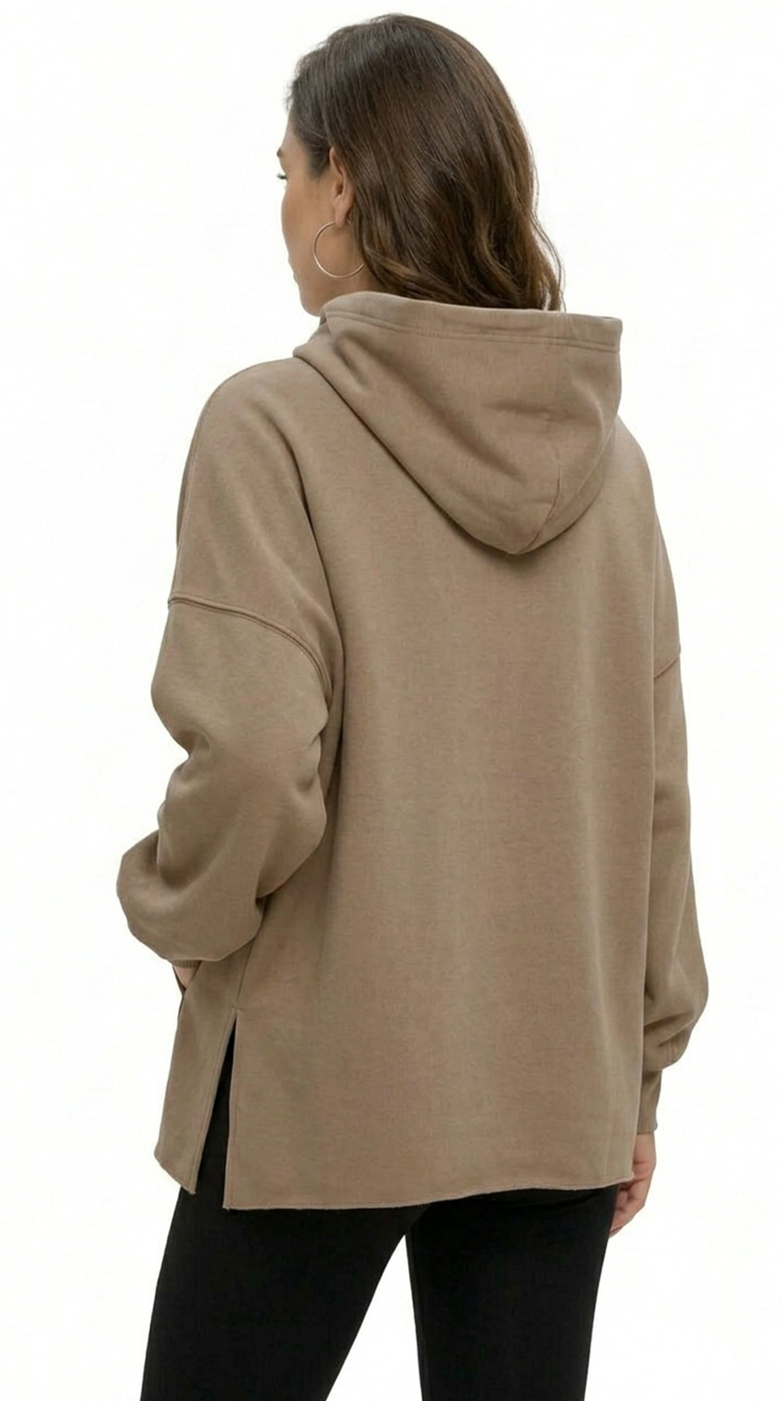 Person wearing a beige hoodie from Meleche or Meléche (short as (Mé))
