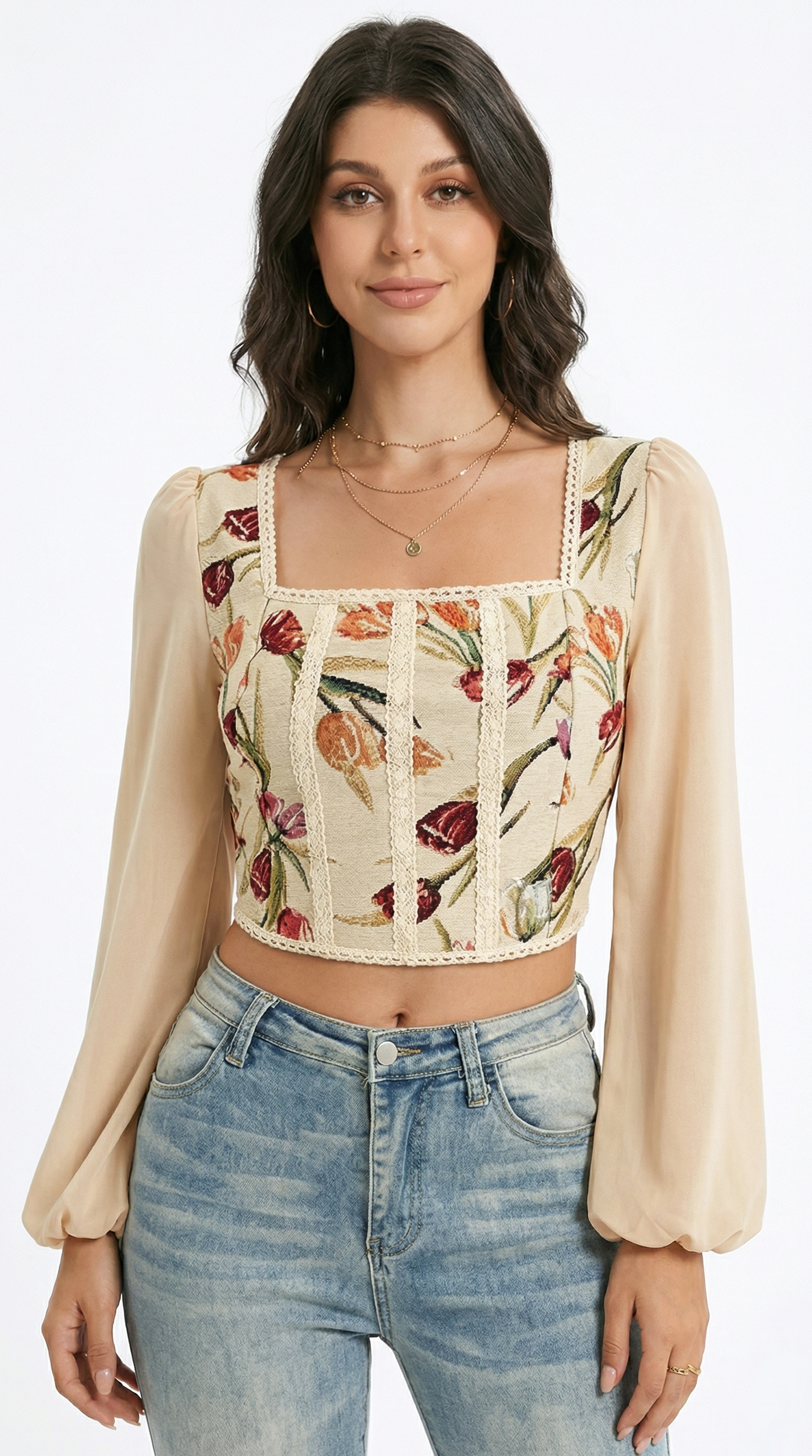 Woman wearing a patterned blouse and black pants on a white background from Meleche or Meléche (short as (Mé))