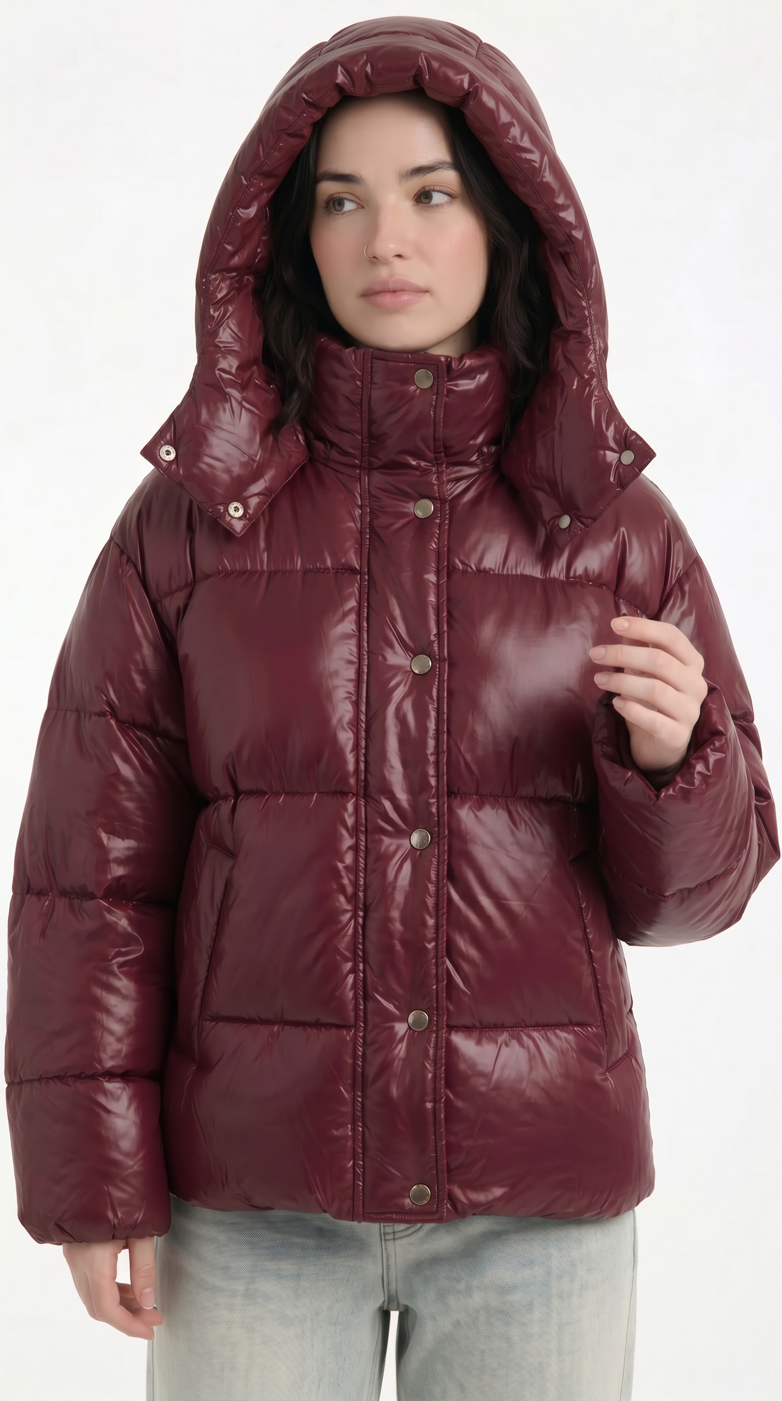 Woman wearing a burgundy puffer jacket on a white background from Meleche Fashion USA or Meléche (short as (Mé))
