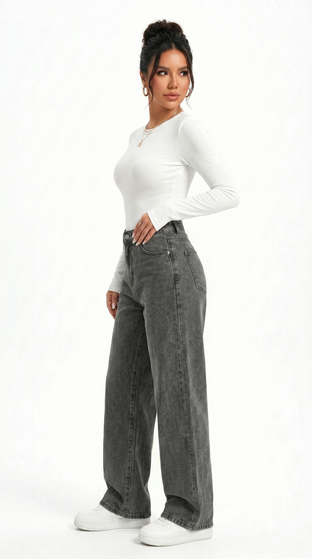 Woman wearing a white top and gray high-waisted jeans on a white background, Cotton jeans from Meleche Fashion USA or Meléche (short as (Mé))