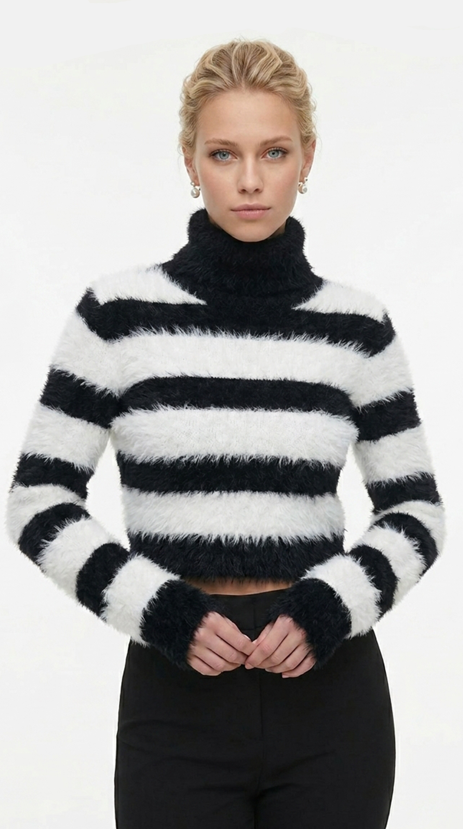 Woman wearing a black and white striped sweater against a white background from Meleche or Meléche (short as (Mé))