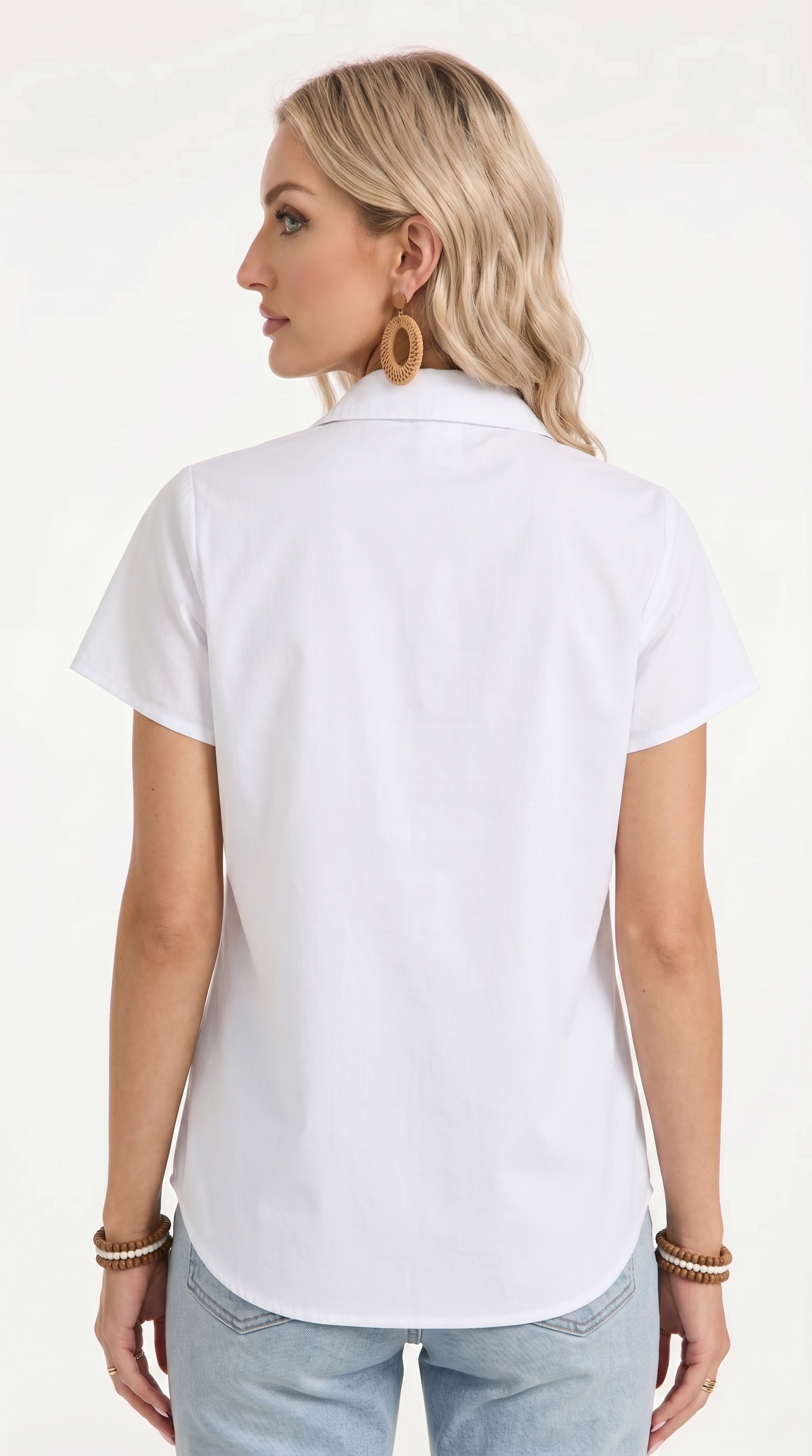 Woman wearing a white shirt and light blue jeans on a white background, from Meleche Fashion USA or Meléche (short as (Mé))