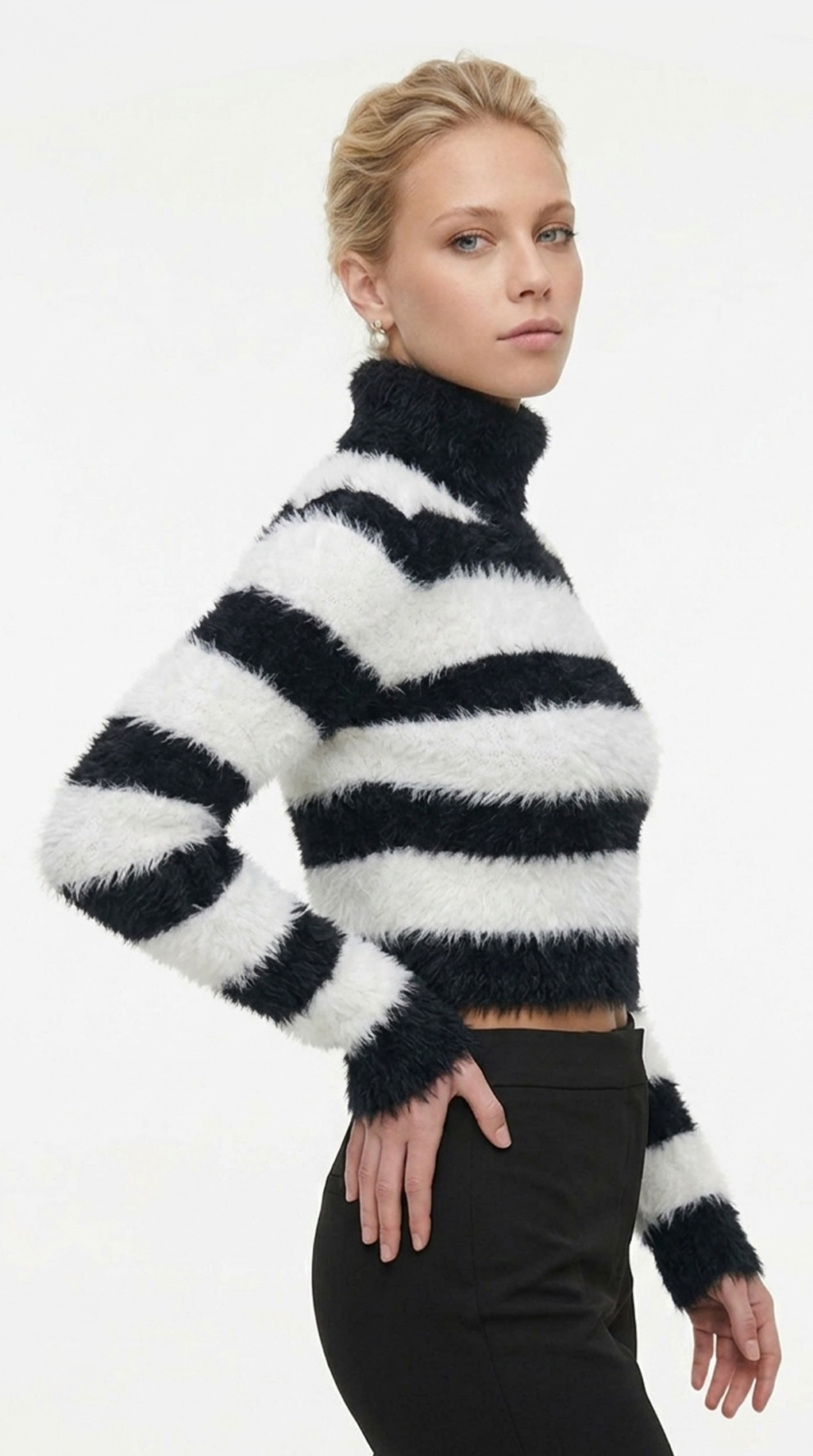 Woman wearing a black and white striped sweater on a white background from Meleche or Meléche (short as (Mé))