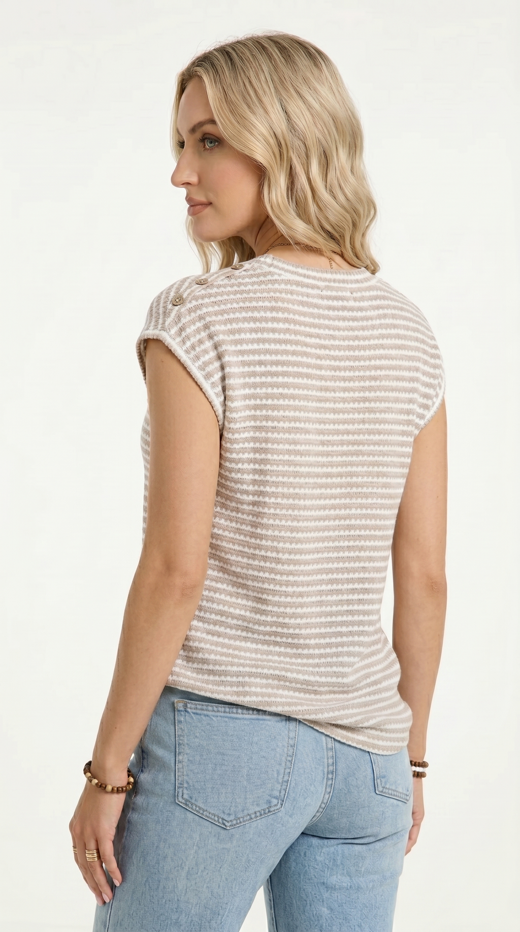 Woman wearing a striped shirt and jeans on a white background, from Meleche Fashion USA or Meléche (short as (Mé))