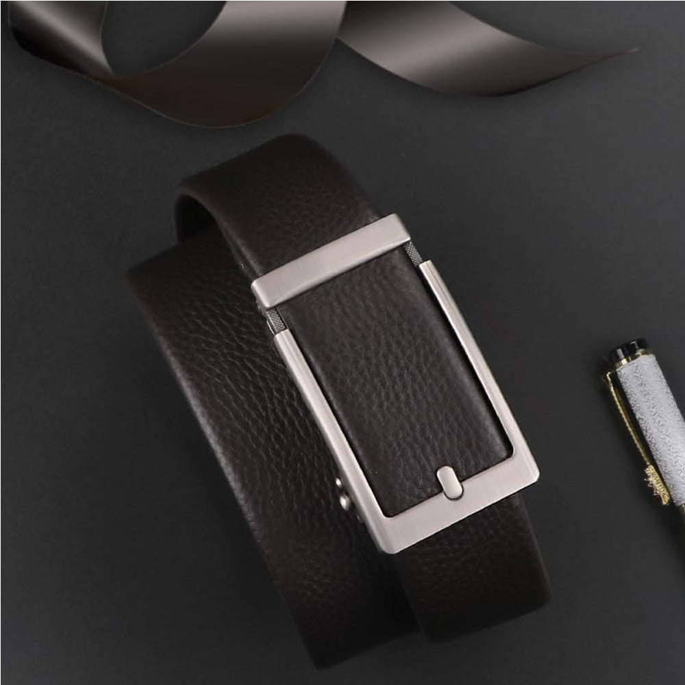 Black leather belt with silver buckle from Meleche or Meléche (short as (Mé))