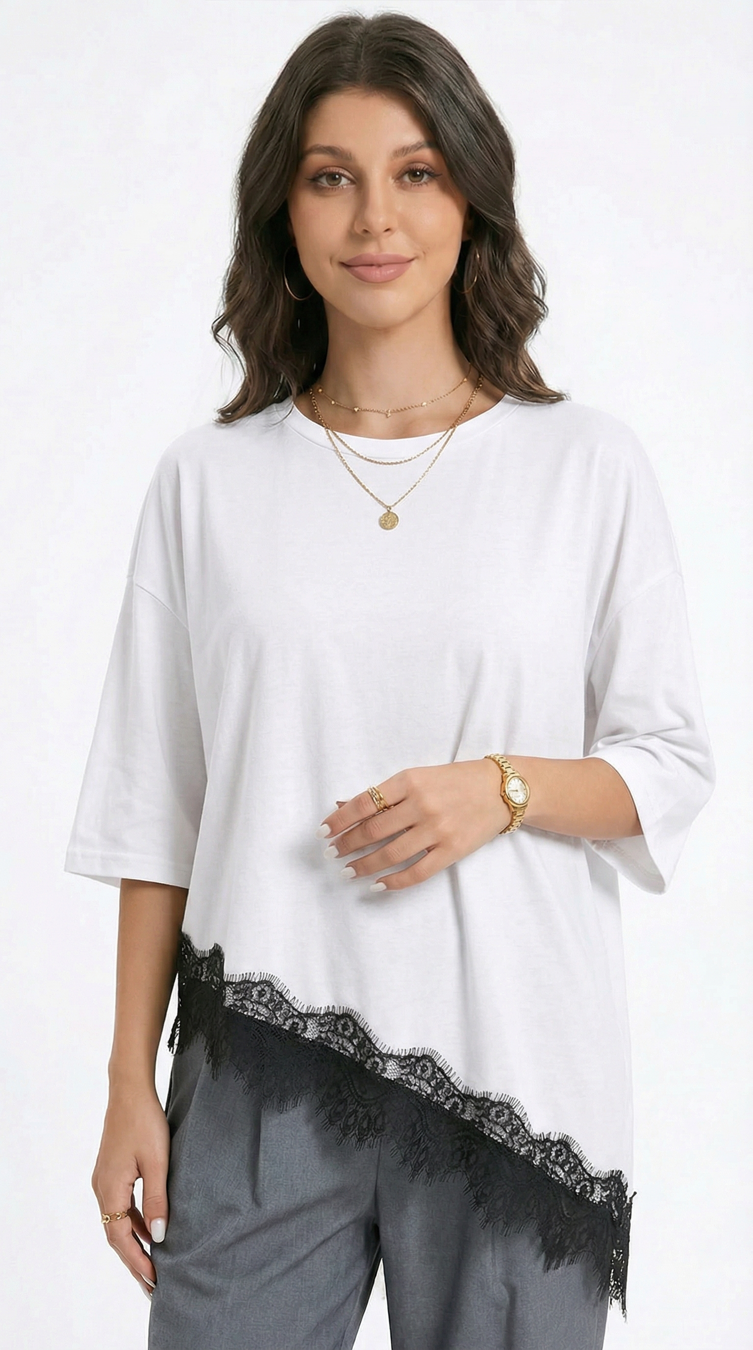 Woman wearing a black knit cardigan with lace sleeves on a white background from Meleche or Meléche (short as (Mé))