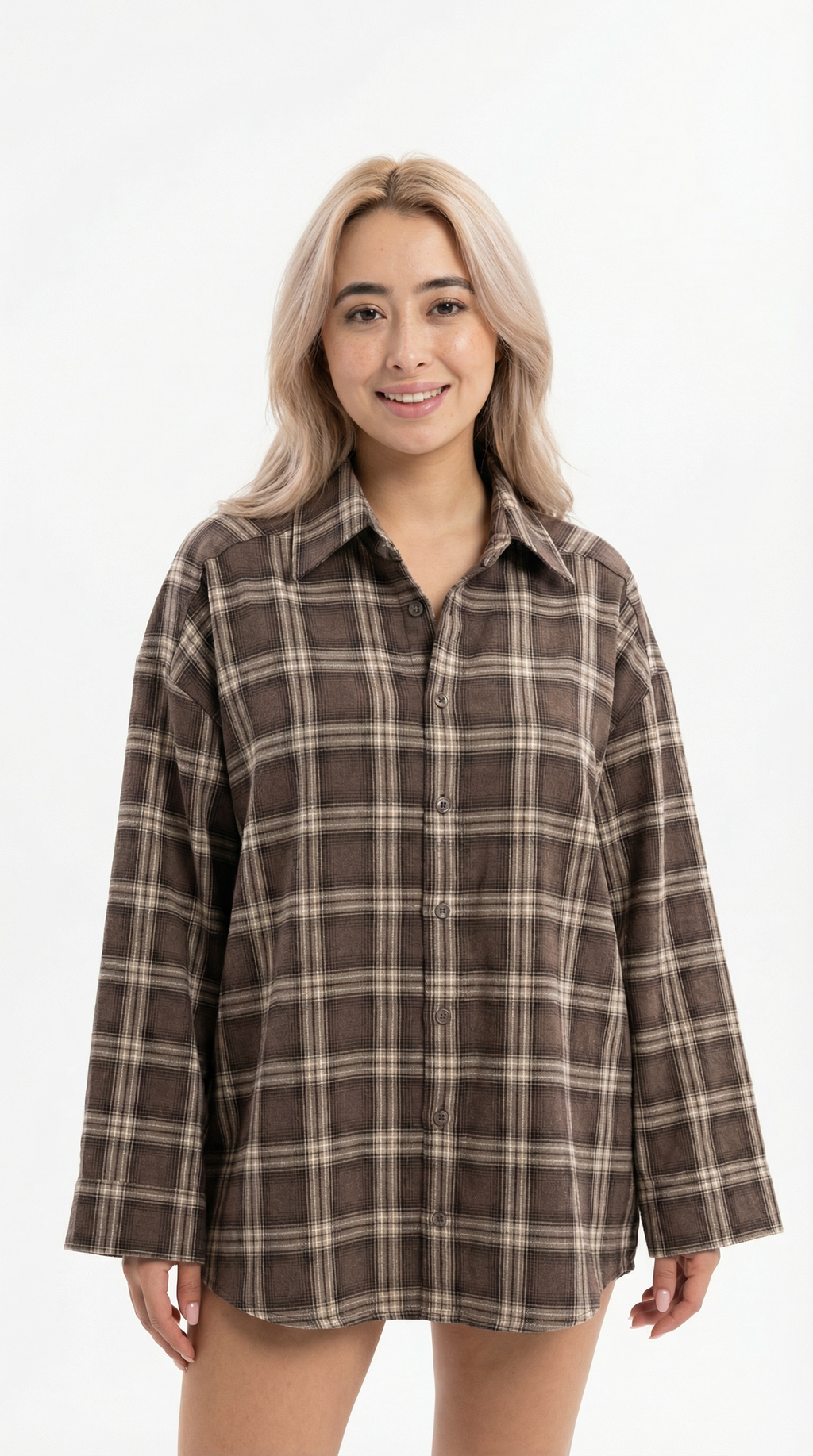 Woman wearing a plaid shirt on a white background from Meleche Fashion USA or Meléche (short as (Mé))