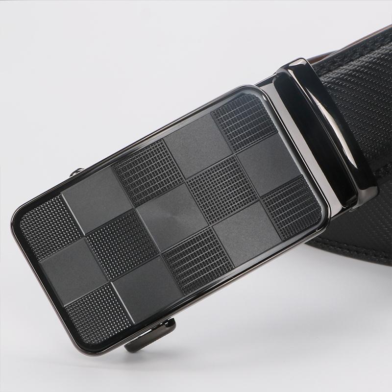 Jose Black checkered belt buckle on a black belt from Meleche or Meléche (short as (Mé))