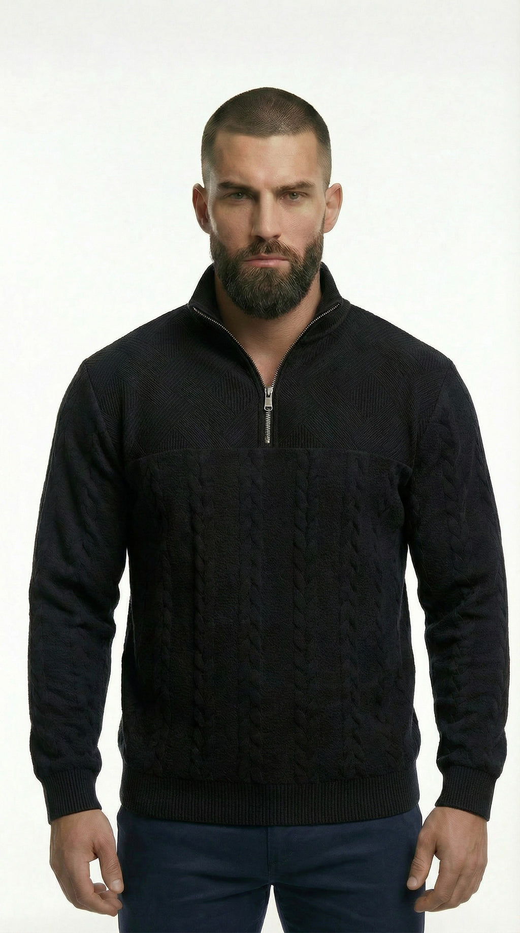 Man wearing a black pullover from Meleche or Meléche (short as (Mé)) with a cityscape background