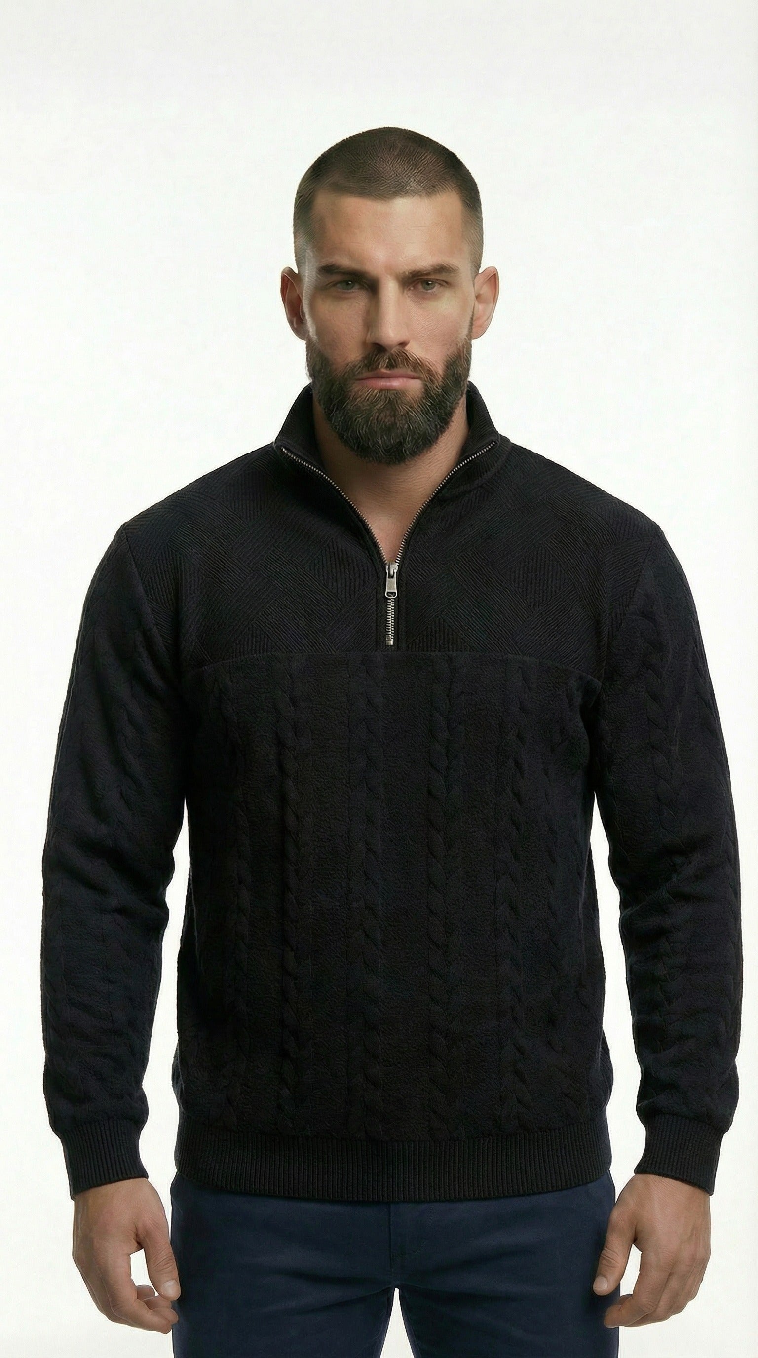 Man wearing a black pullover from Meleche or Meléche (short as (Mé)) with a cityscape background