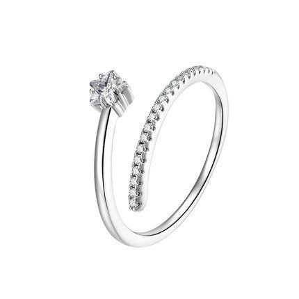 Elegant Nola Ring with a timeless design suitable for any occasion Meléche Jewelry  USA 1