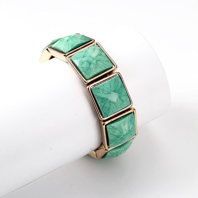 Tamsin - Meléche - braselets -  Tamsin Bracelet - Stylish Green C-Shaped Design | Meléche
