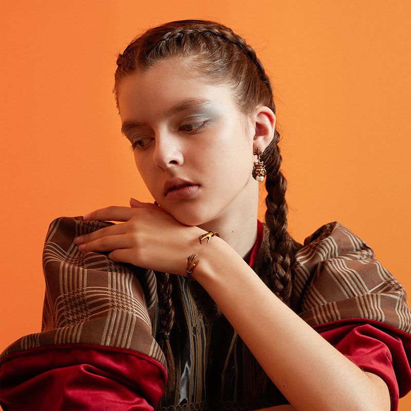 klem - Meléche - bangles -  klem vantage Gold Plated Hug Hand  - Adjustable Size - 17.4g | Meléche